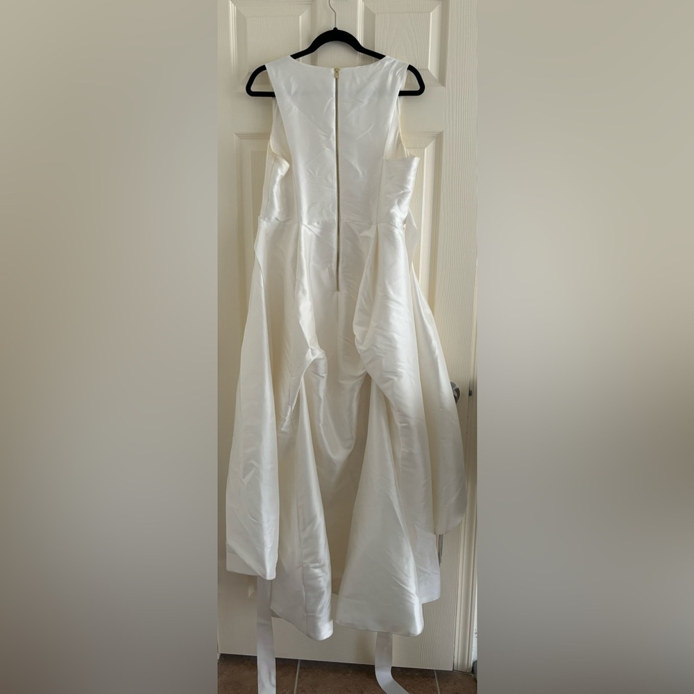 High-Low wedding Dress - Picture 2 of 7